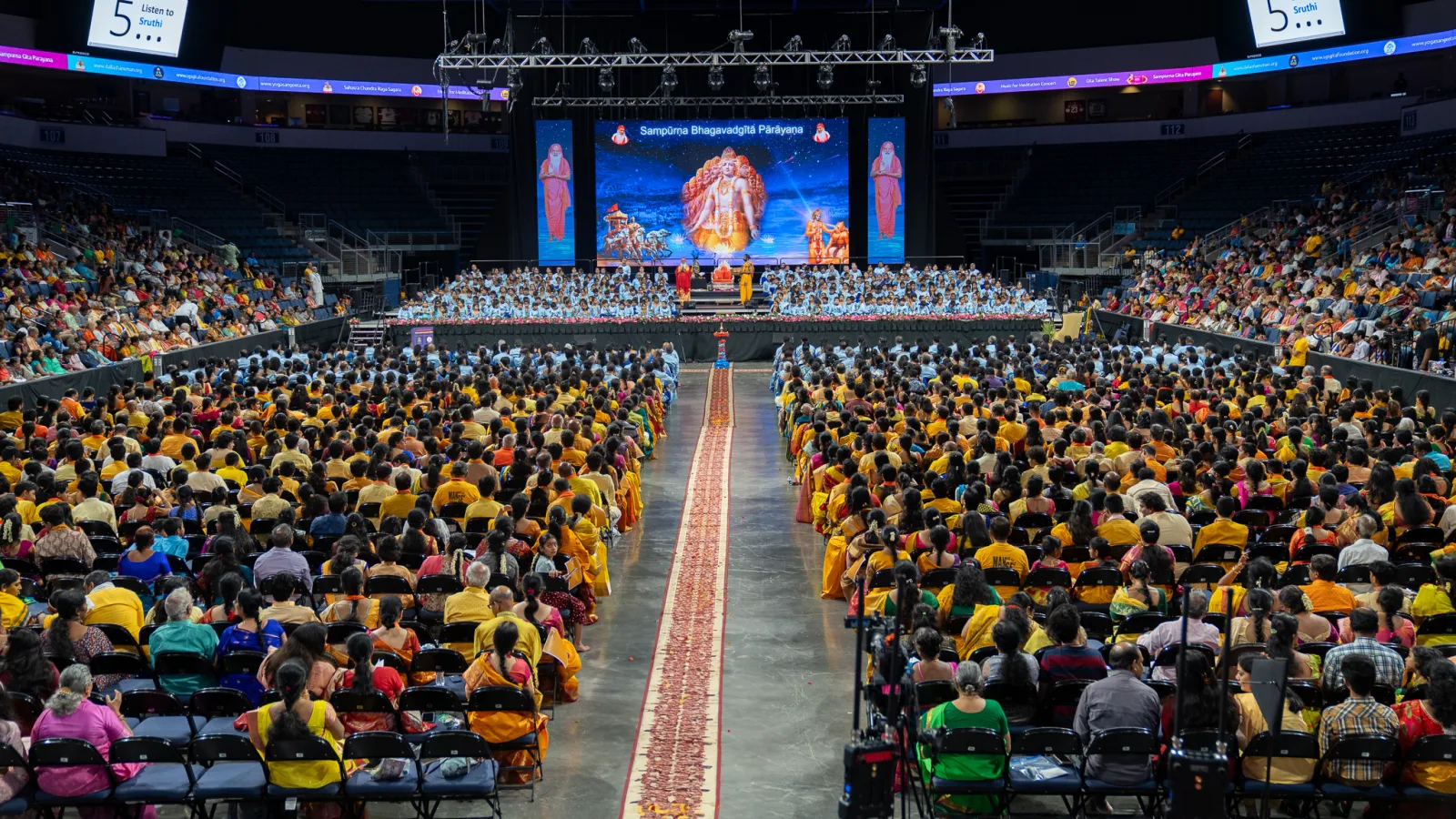 Bhagavad Gītā Mahāyajña gathering