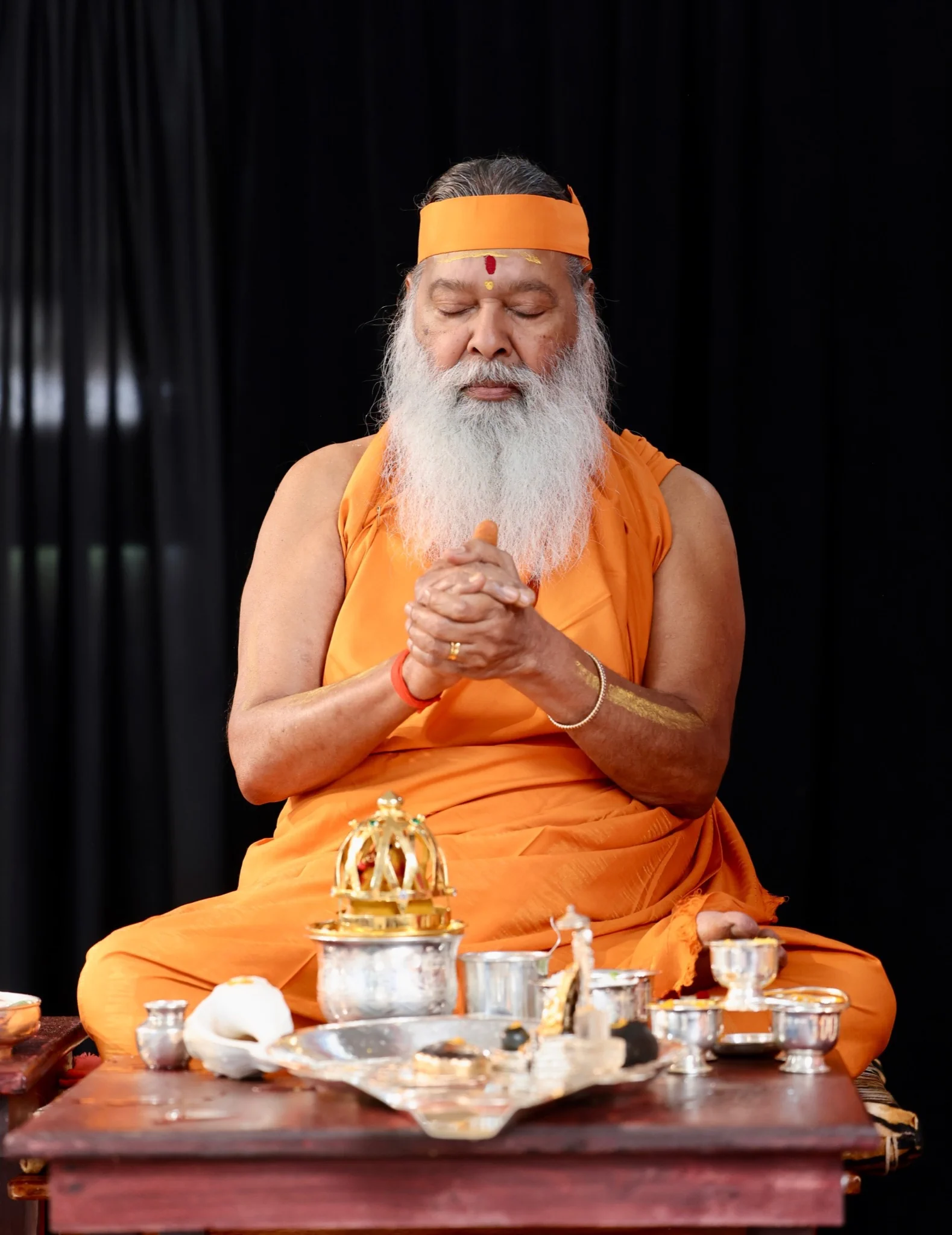 Formal portrait of Sri Swamiji